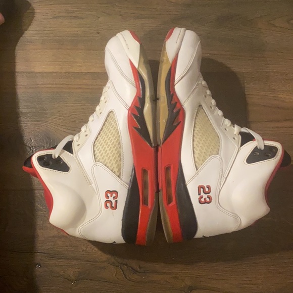 Jordan 5 - Picture 3 of 5